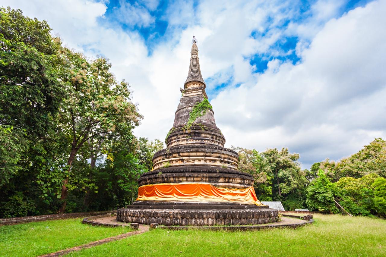 Wat Umong, the great chedi