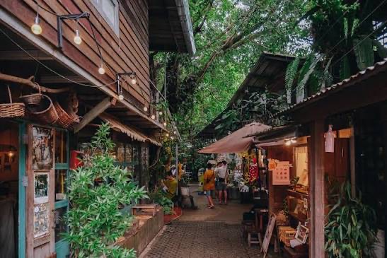 Baan Kang Wat arts & crafts village