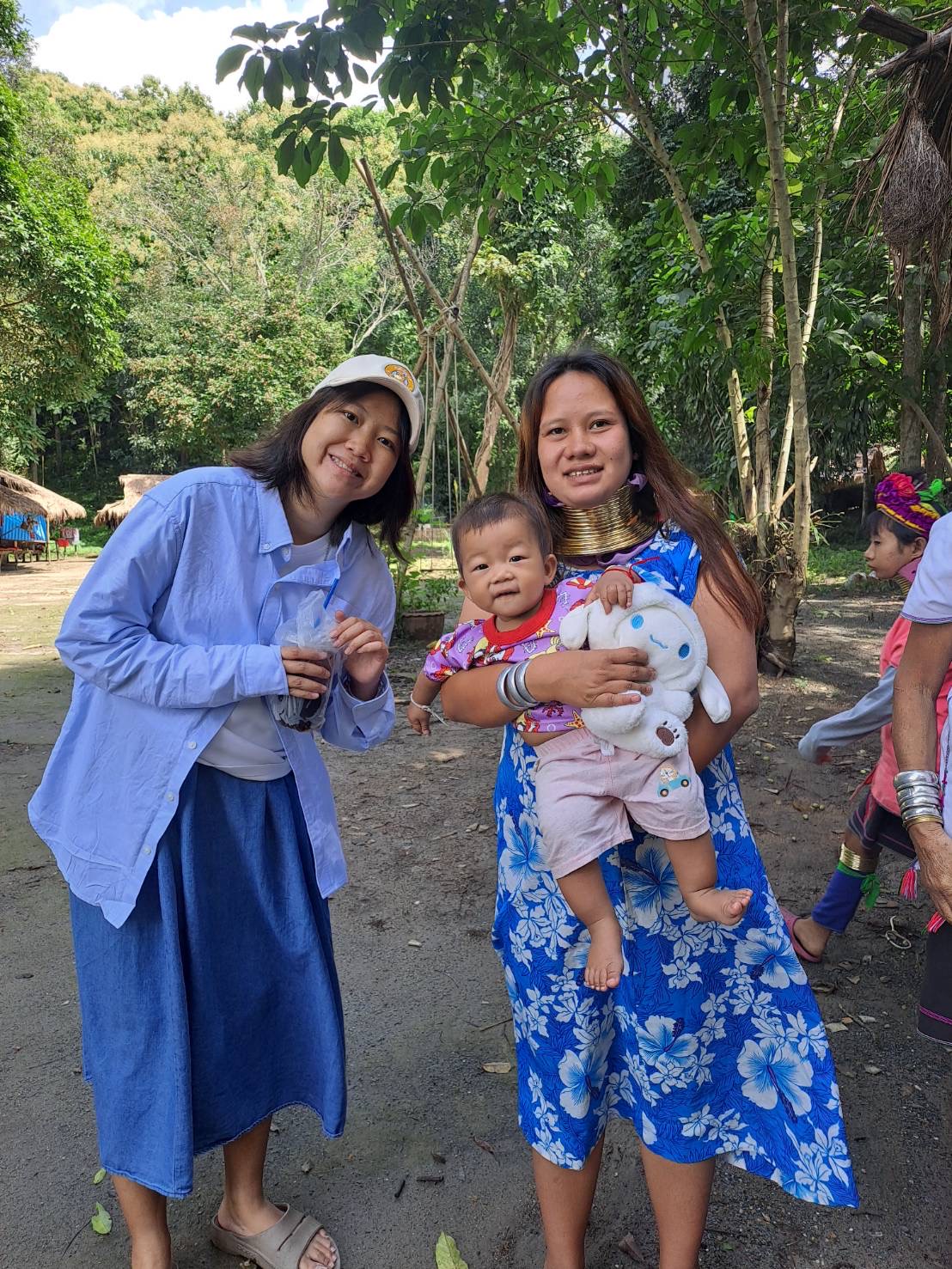 Chiang Rai Day Trip — Karen Long Neck hill tribe village